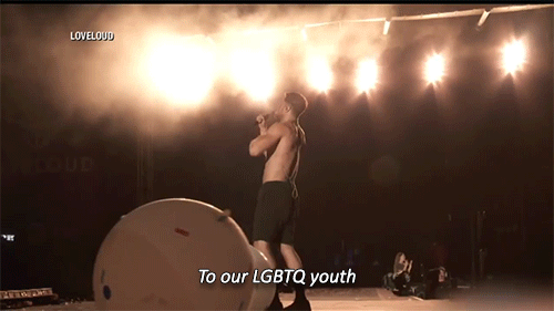 365daysinalife:Dan Reynolds &amp; Imagine Dragons | To our LGBTQ youth…