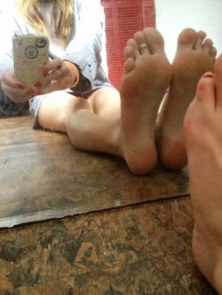 Obsessed with womens feet