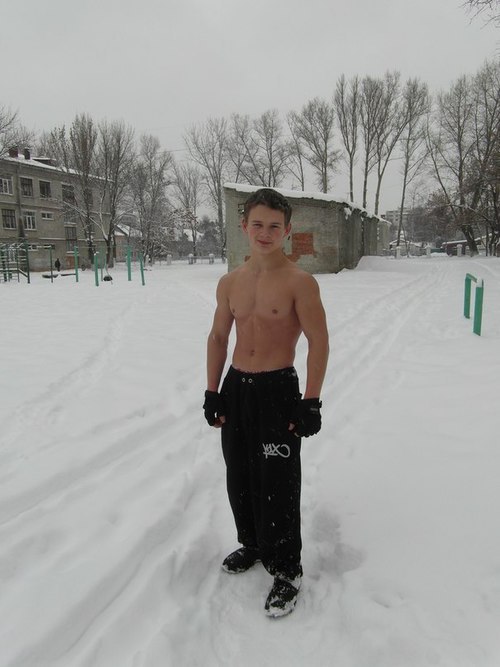 aplethoraofmen:  Frigid arcticboxing:  fine russian fighter
