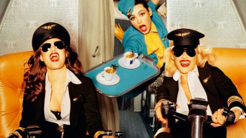 redmacha:  sumisa-lily:  “Once you have tasted flight, you will forever walk the earth with your eyes turned skyward, for there you have been, and there you will always long to return.”  ― Leonardo da Vinci Look redmacha! We are on the crazy PLANE!!