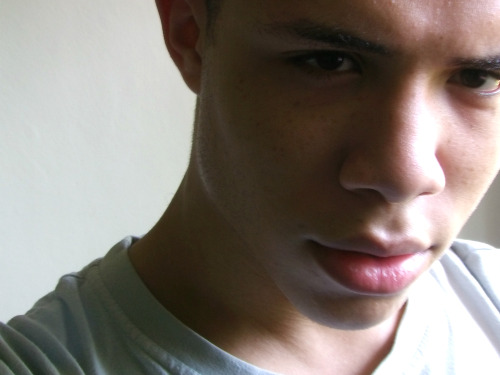 yeuo:  my features. some i’m proud of. some, not so much. but i’m thankful for them anyway. 