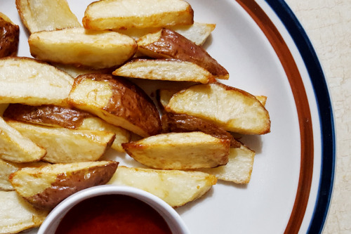 Jolly Nourishing Fried Potatoes, from Guards! Guards! by Sir Terry Pratchett!Ah yes, the standard En
