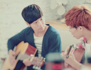 bybyeka:  >< Hyunwoo 
