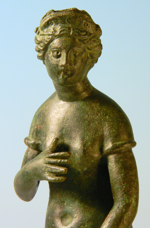 rodonnell-hixenbaugh: Roman Bronze Statuette of Aphrodite An ancient Roman bronze statuette of Aphro