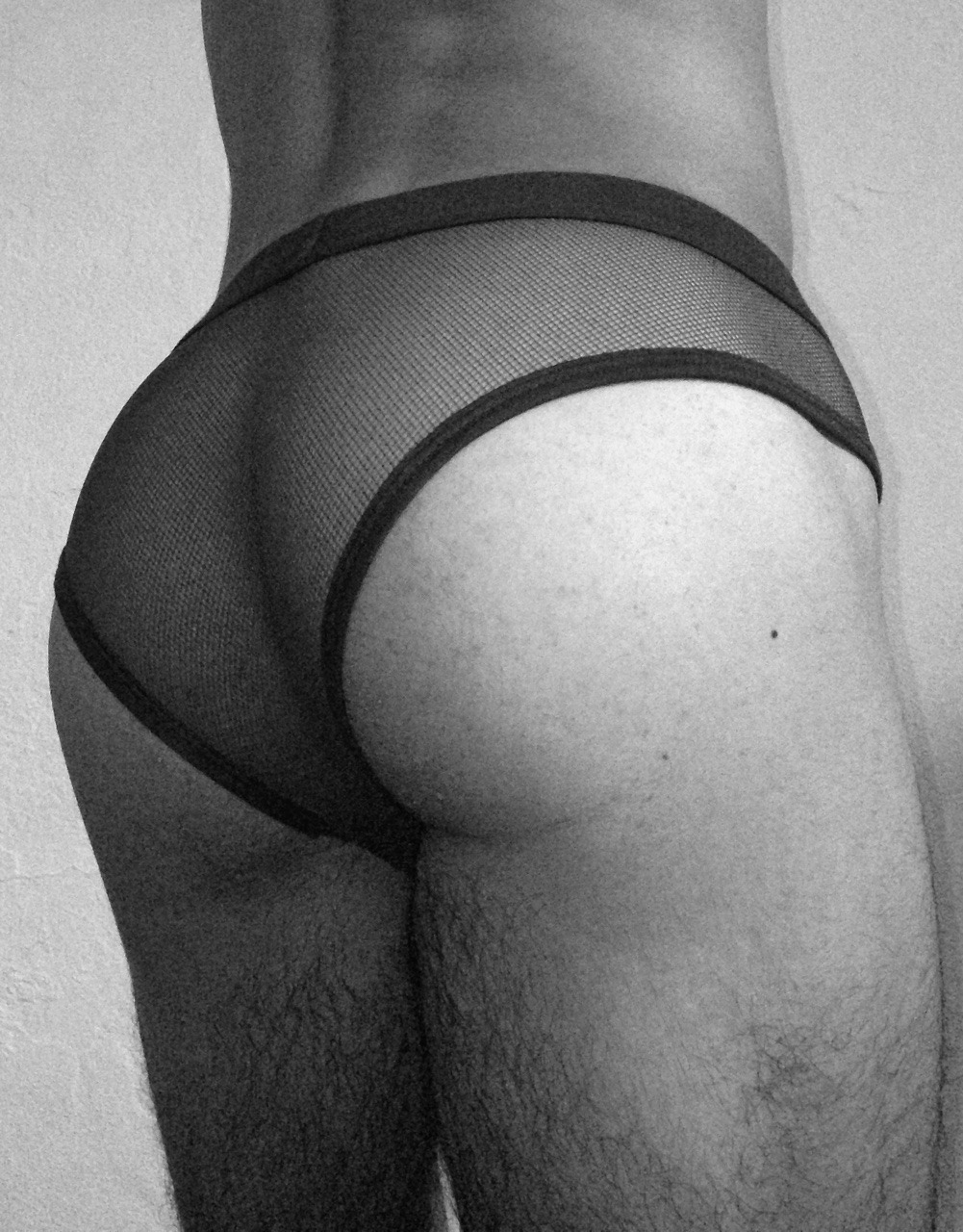d0pe-pain:  🍑 ⚪️ it’s not even my birthday… cake… cake… cake… ⚫️