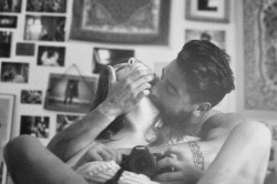 yournaughtydirtylittlesecret:  For the photographer in me. Neck kisses while I’m holding a camera? *SWOON*