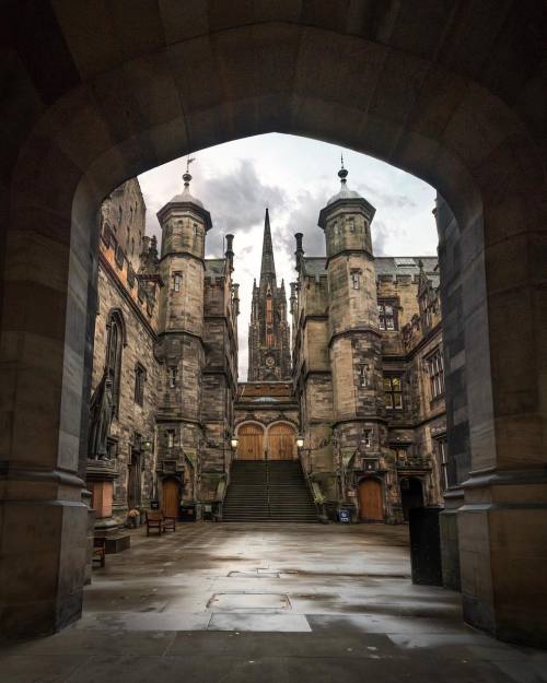 legendary-scholar:  innamorat4:  Andy Stark     The New College courtyard, Edinburgh.