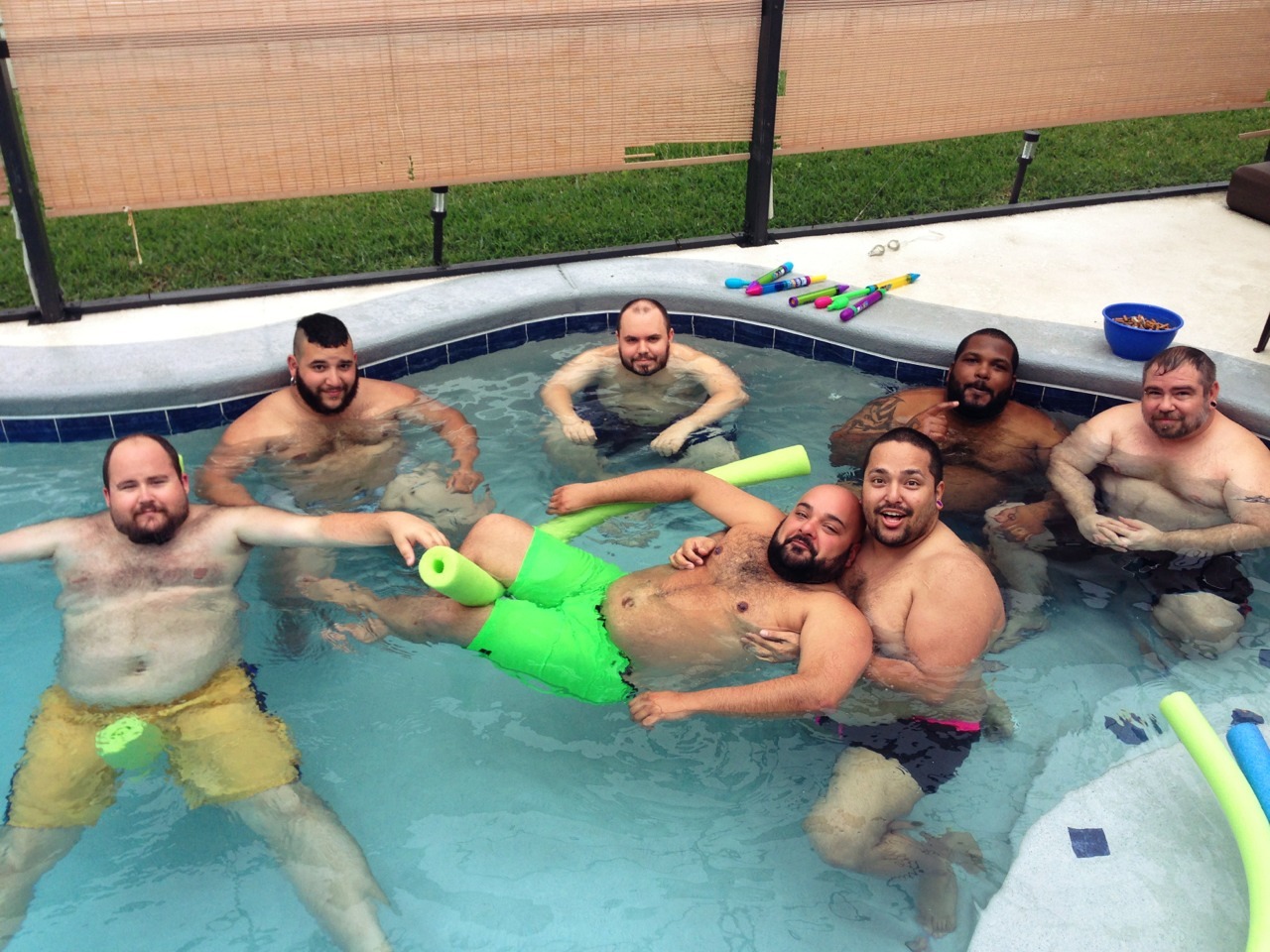 osodelicioso:  kabutocub:  Pool Party (Part 2)  Lol! Jesús you would. :-P and it