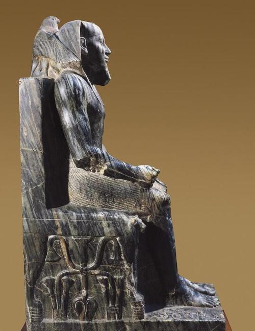 egypt-museum:Khafre EnthronedThis perfectly modeled and well-polished life-size statue depicts king 