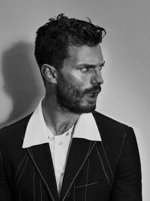 Brand new photoshoot of Jamie: http://jamie-dornan.org/gallery/thumbnails.php?album=1109