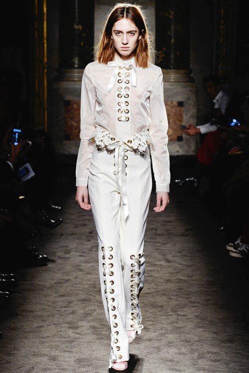 couture-day:    Fall/Winter 2016-17 Francesco Scognamiglio   