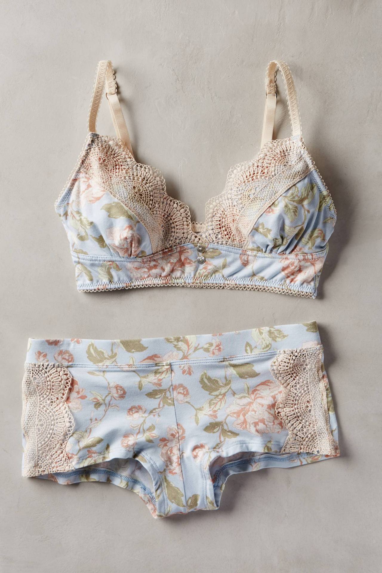 for-the-love-of-lingerie:  Underella