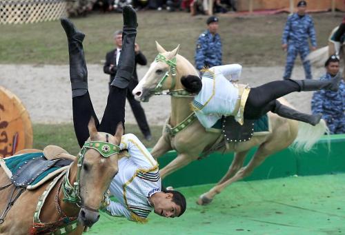 katnissthedemigod:derinthemadscientist:songs-of-the-east: Scenes from the 2016 World Nomad Games