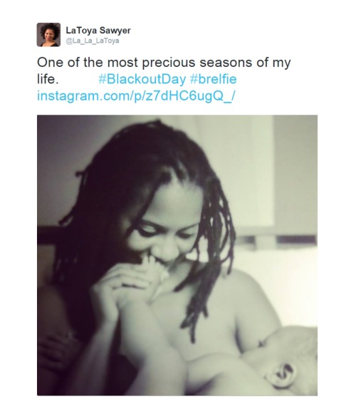 thetenderpassion:  Moms Post #Brelfies In Response To Critic Who Called Breastfeeding Photos “Naked Exhibitionism” 