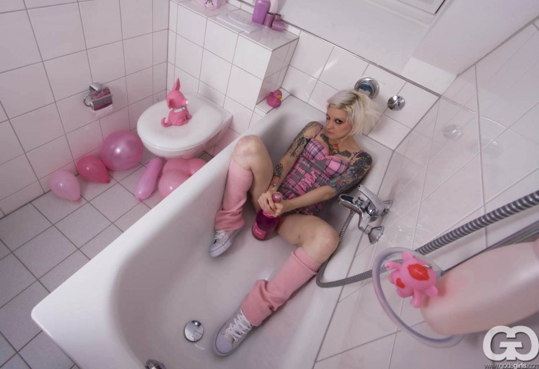 godsgirlsuniverse:  Honey Join us at GodsGirls.com! 