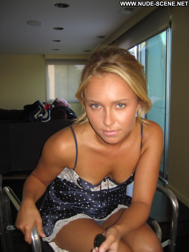famousboobs:  Hayden Panettiere 