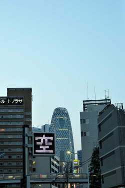 travelingcolors:  Shinjuku, Tokyo | Japan