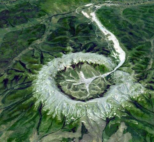 The Kondyor MassifWhile it appears to be a volcano or a meteorite impact crater, the 10km circle on 