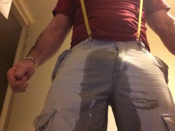 tattsandkink:Just let out a bit of piss in