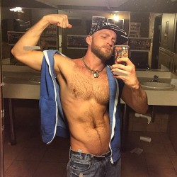 malefeed:  deviantotter: Once again killing time waiting for my man to bring me home. What’s an otter gotta do to get a lift 😉 [x] #deviantotter 