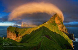 connor-burrows:  Kalsoy sunset by stroop