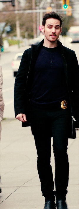 bukaterswanscavenger: Detective Rogers modelling on the streets of Hyperion Heights…