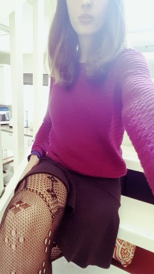 bodyartblank:  5th no panties day😜 fishnet