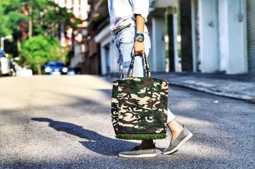 My new design // This @glush.co Camo Grassy Tote is a bag I have been itching to own one myself for 