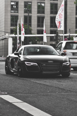 mistergoodlife:  Blacked R8 • Mr. Goodlife • Instagram