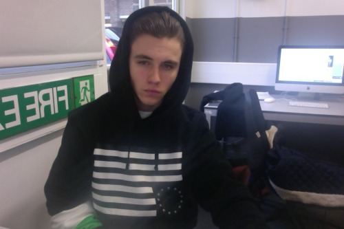 tranquilprince:  Paler than the moon, darker than the night. 