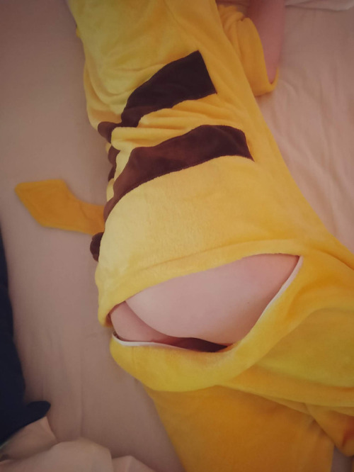 Pika Pi~! Watching a Pokemon marathon and teasing my bf ;3