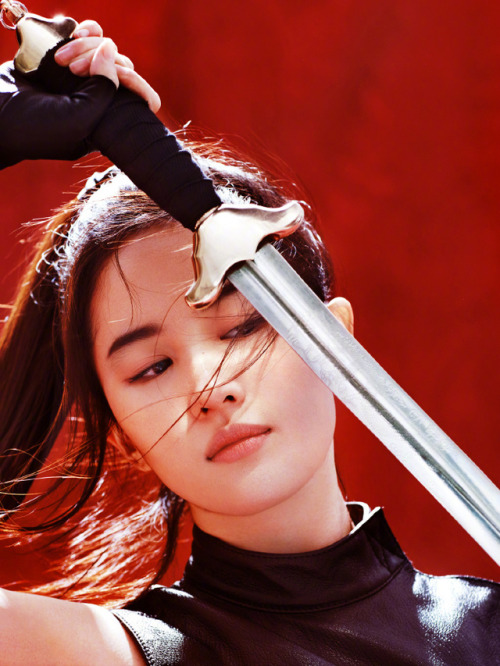 fuckyeahchinesefashion: Liu Yifei / Crystal Liu 刘亦菲 | Photo by 柳宗源 Liu ZongyuanYifei‘s Instagram and