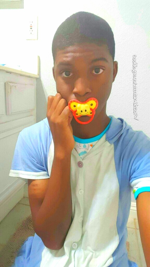 cookiegoesrawrrr:  Random snaps!!!😄💕