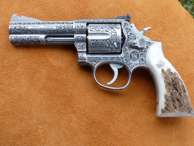 whiskeyandspentbrass:  Engraved S&amp;W 686