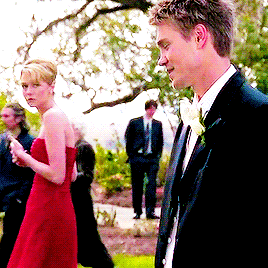 leytongifs:leyton in every episode: 3x22 - the show must go on