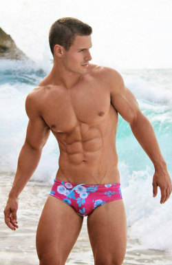 hotmalemodel:  Follow Hot Male Model for more hot guys!  ARONIK Swimwear