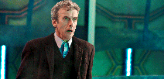 wagecucks:  dwgif: Newly regenerated Doctor in need of a wardrobe change  I don’t
