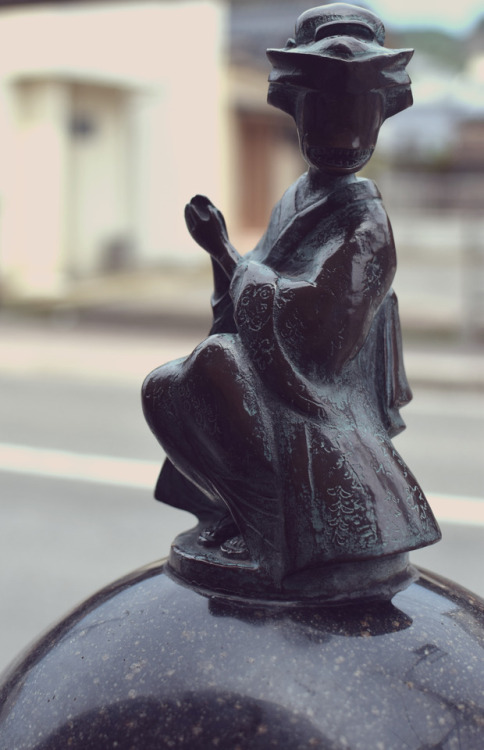 fallbabylon:Yokai Statues; Shigeru Mizuki Road, Sakaiminato, Japan.Rokurokubi: There are two types o