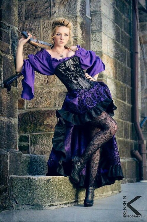 Alternative Pin-Up