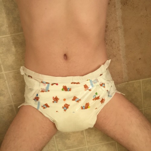 diapereddallas:I enjoy being a messy little boy, I just don’t like the clean up.