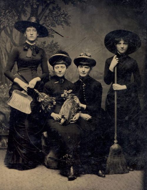70rgasm:Victorian Witches in 1875