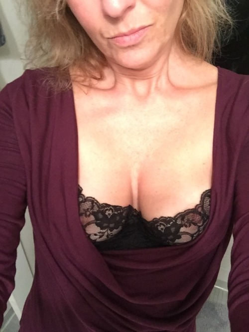Hotwifekitten69 is out playing…I have been texted to have a drink or two if not home by midni