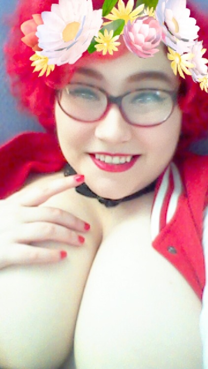 squishysuccubus: Love this tube top, even if I can’t wear it outside my room ~