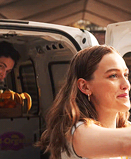 Victoria Pedretti As Love Quinn In You Netflix Season 2