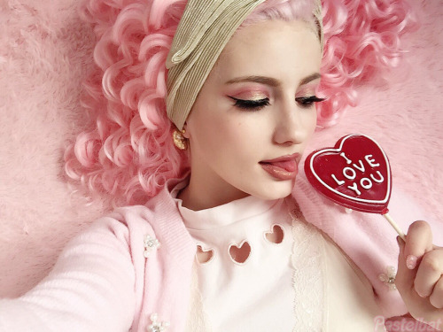 pastelbat:  Be mine valentine?🙈💕💗 adult photos