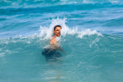 durbikins:  Obama returns back to the ocean,