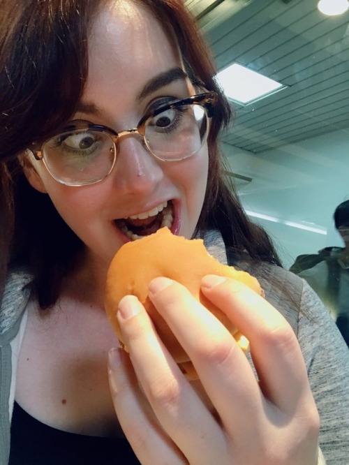 hokuto-ju-no-ken: giraffrika: I also tried Mickey D’s finally Burger patties are a bit softer 