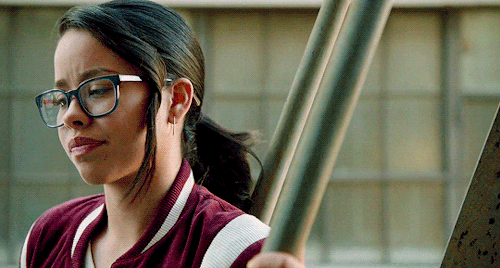 milkymusing:mariana in glasses (1/?)