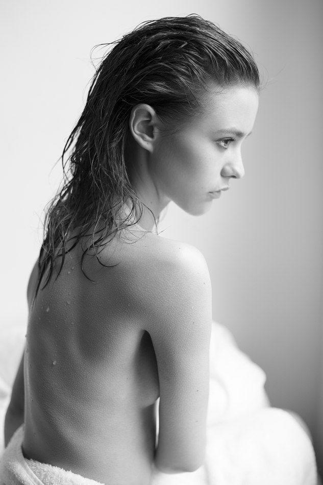sensualsideofme:  Charlotte Ley  Via definitecuties