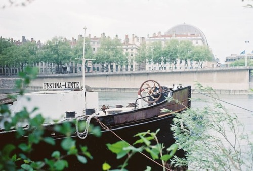 La Pniche. 2013 #kodakcolor #analogphotography #minolta #kodak #colors #boat #lyon #opera #rhne